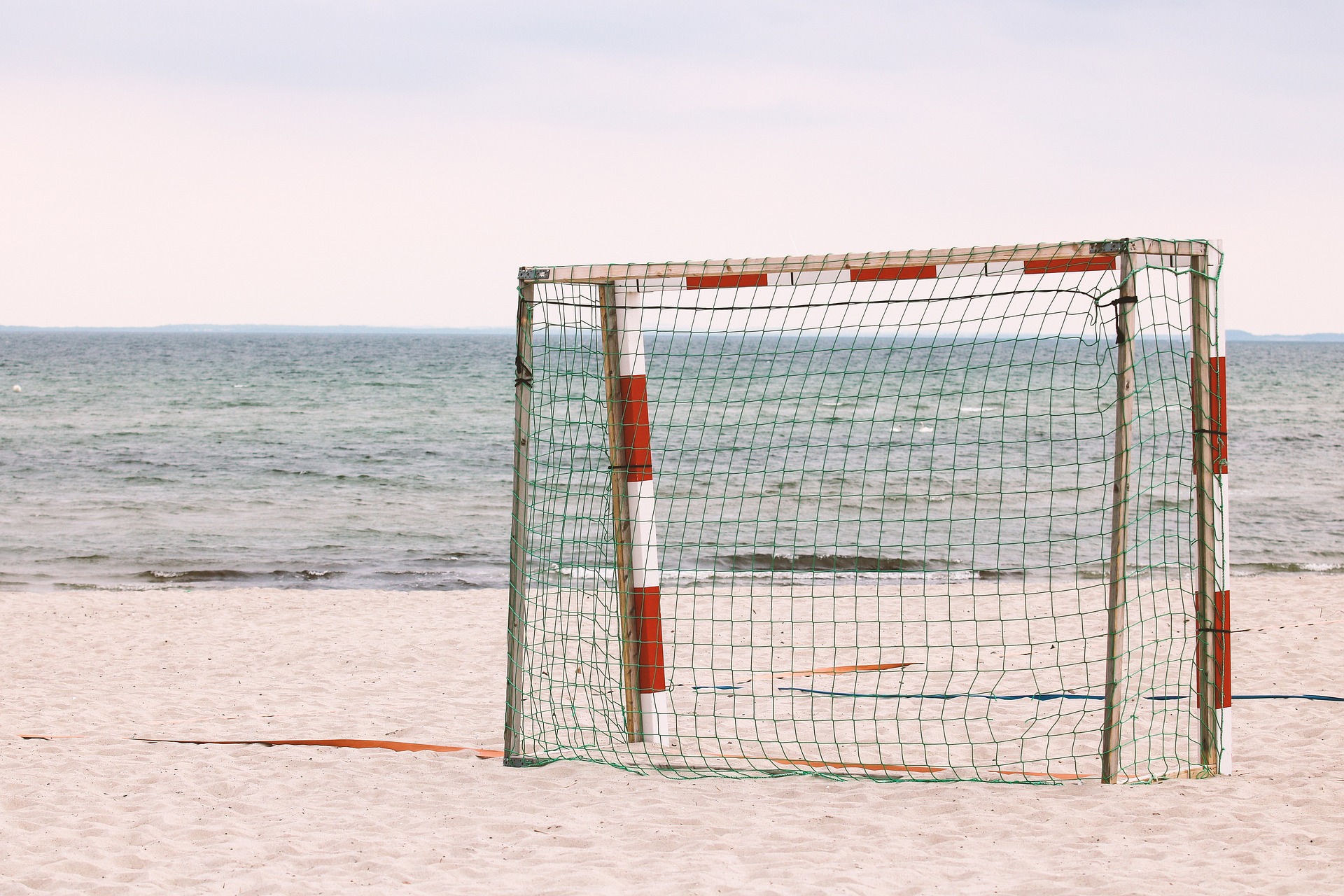 Fußballtor am Strand